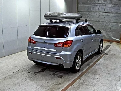 MITSUBISHI RVR