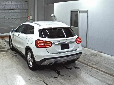 MERCEDES BENZ GLA