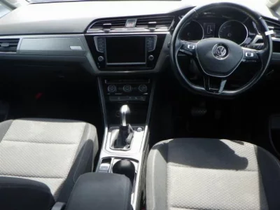VOLKSWAGEN GOLF TOURAN