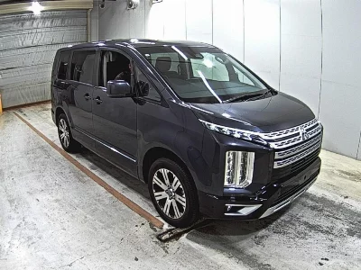Mitsubishi Delica D:5