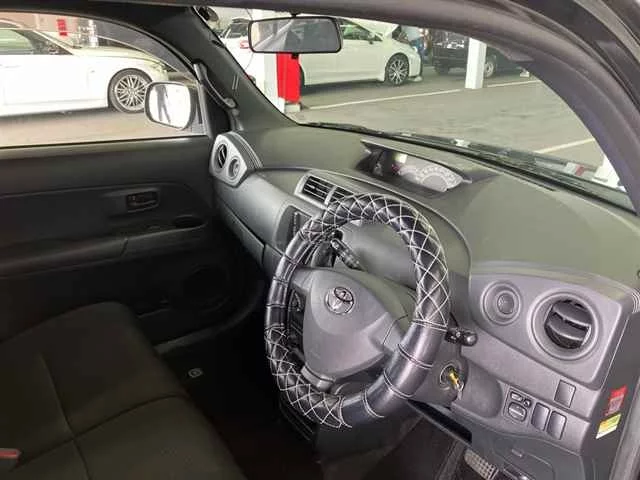 Toyota bB  с аукциона в Японии