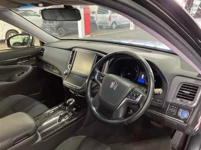Toyota CROWN HYBRID