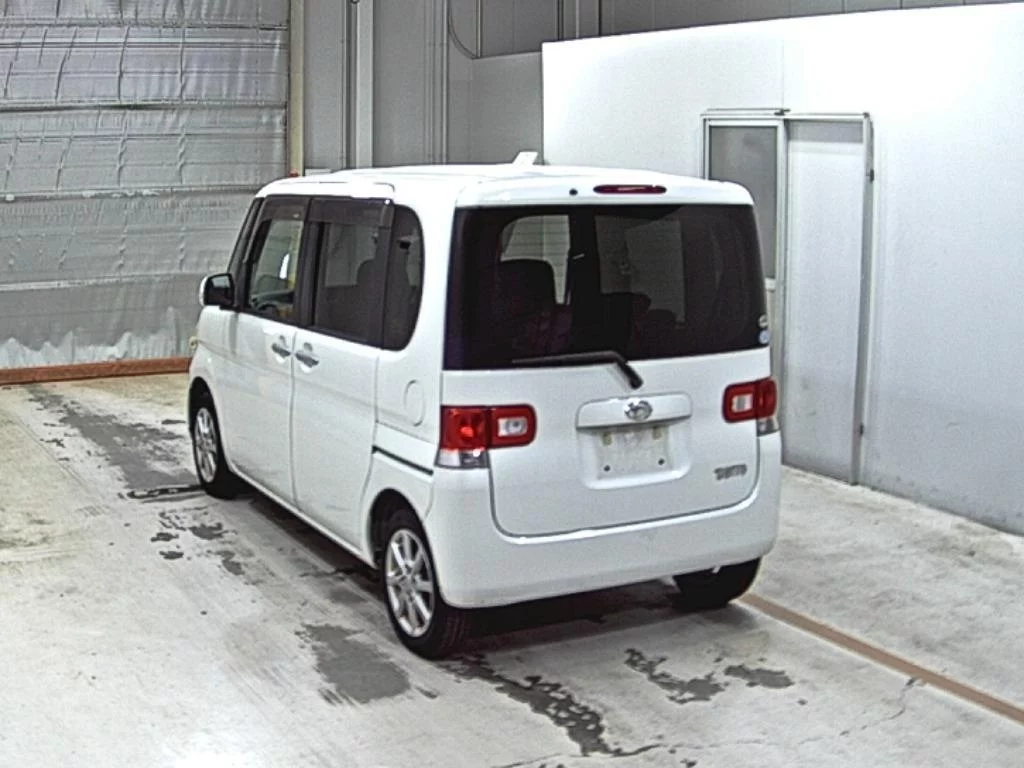 Daihatsu Tanto  с аукциона в Японии