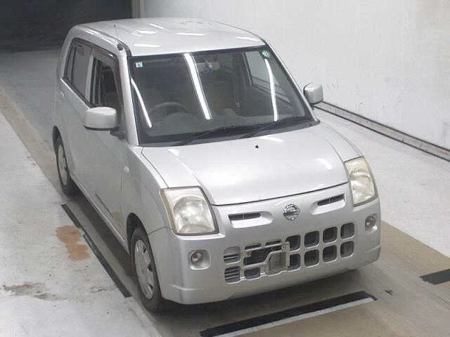Nissan Pino  с аукциона в Японии