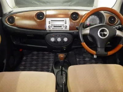 Daihatsu Mira Gino