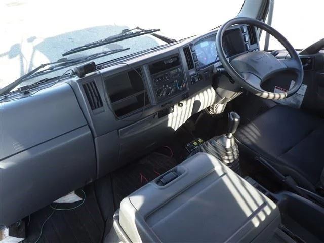 Isuzu Forward  с аукциона в Японии