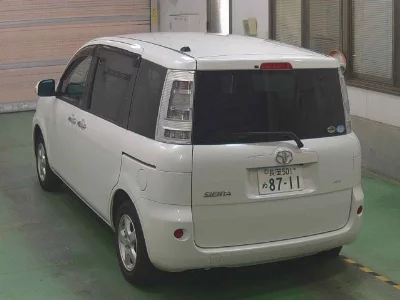 Toyota Sienta