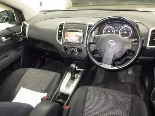Nissan Wingroad  с аукциона в Японии