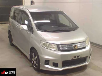 Honda Freed Spike