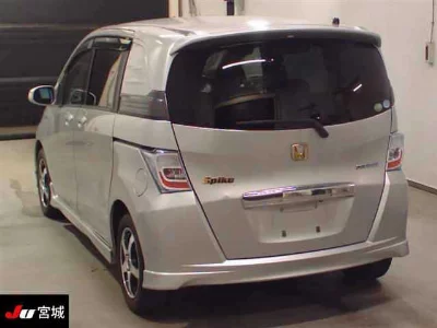 Honda Freed Spike