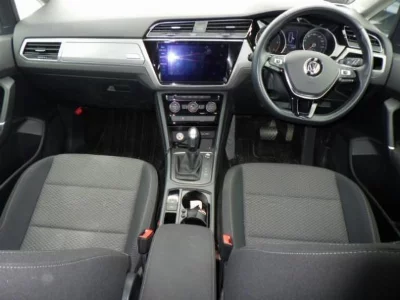 VOLKSWAGEN GOLF TOURAN