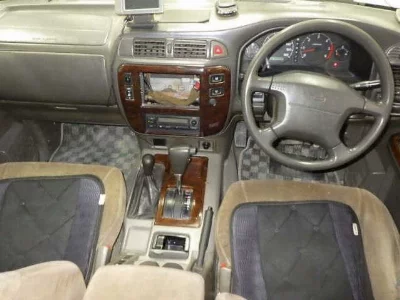 Nissan Safari