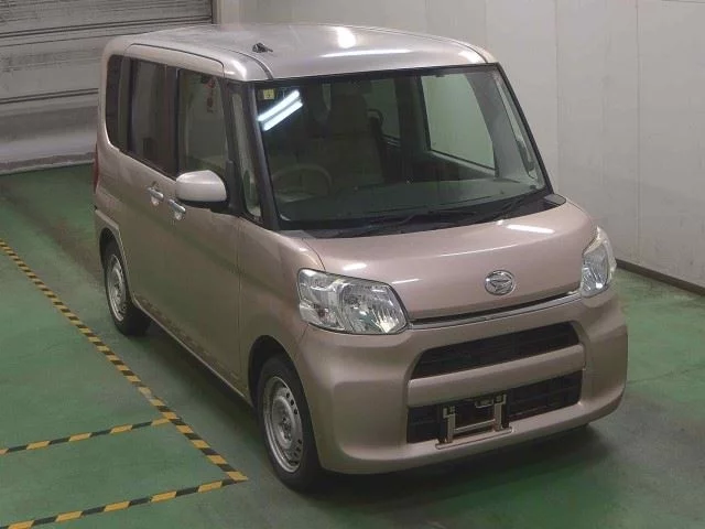 Daihatsu Tanto  с аукциона в Японии
