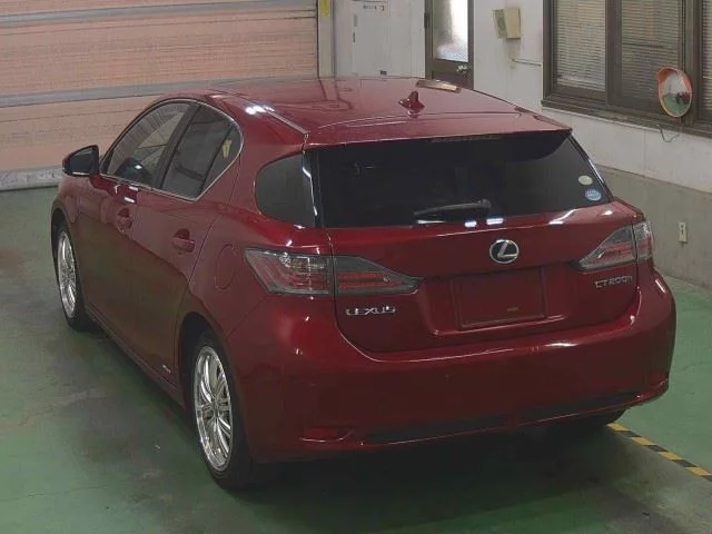 Lexus CT200h  с аукциона в Японии