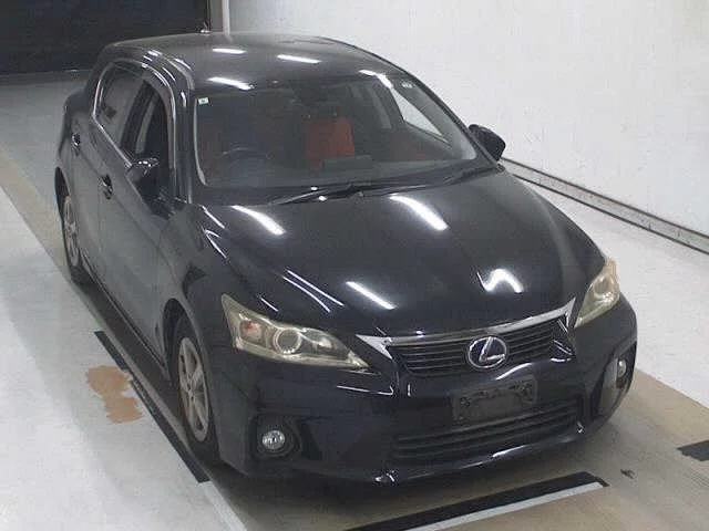 Lexus CT200h  с аукциона в Японии