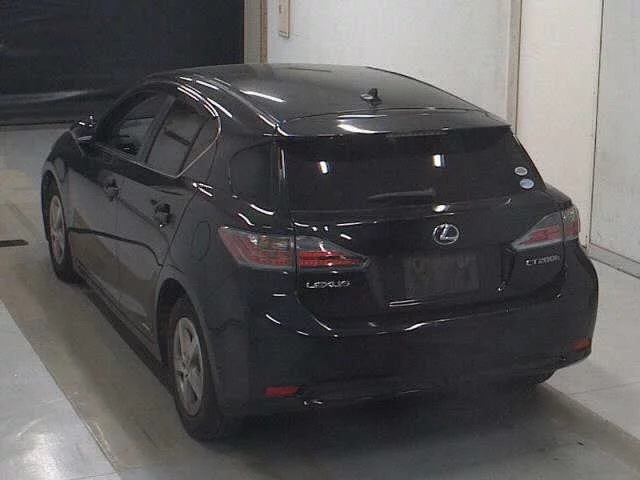 Lexus CT200h  с аукциона в Японии