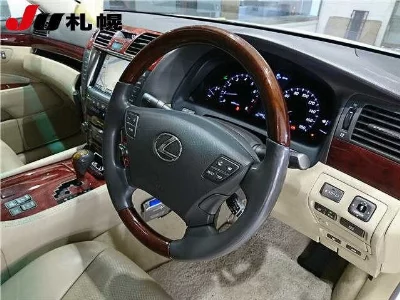 Lexus LS460L