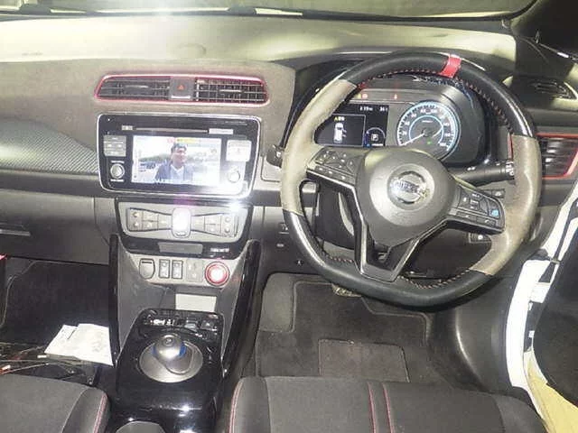 Nissan Leaf  с аукциона в Японии