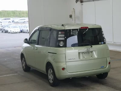 Toyota Sienta