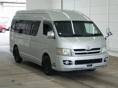 Toyota HiAce Commuter