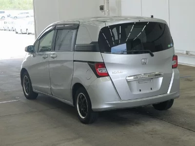 Honda Freed Spike
