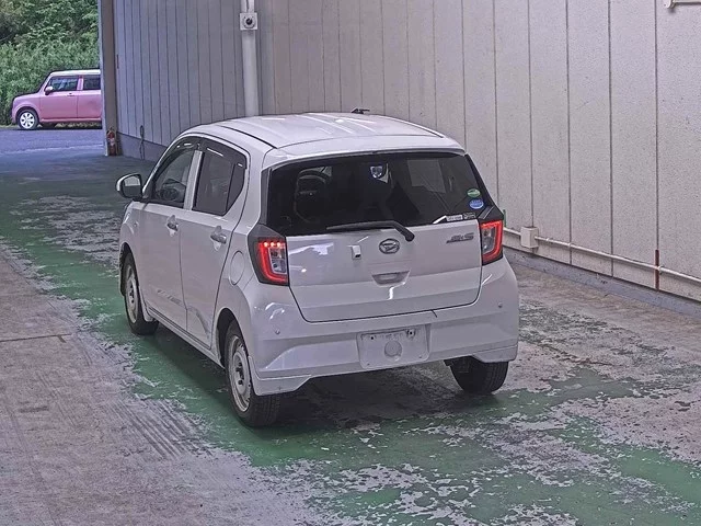 Daihatsu Mira e:S  с аукциона в Японии
