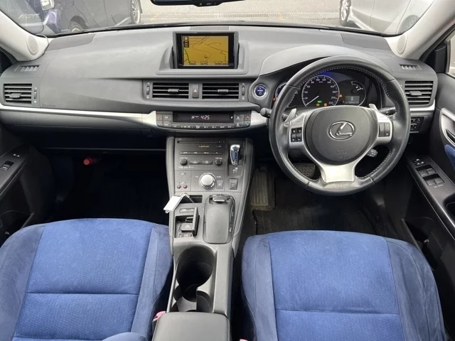 Lexus CT200h  с аукциона в Японии