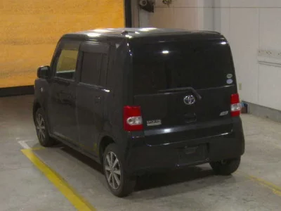 TOYOTA PIXIS SPACE