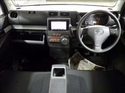 TOYOTA PIXIS SPACE