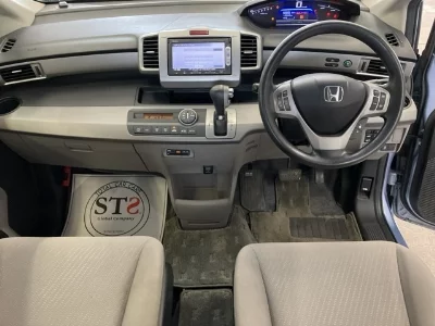 HONDA FREED HYBRID