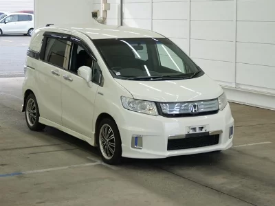 HONDA FREED SPIKE
