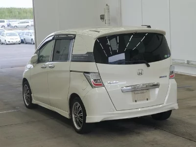 HONDA FREED SPIKE