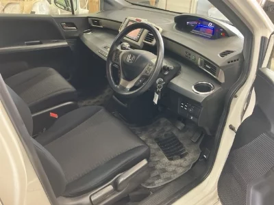 HONDA FREED SPIKE