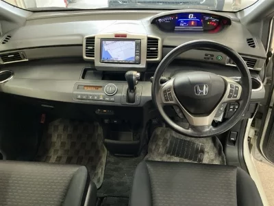 HONDA FREED SPIKE