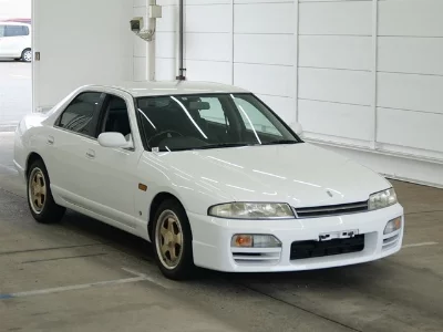 NISSAN SKYLINE