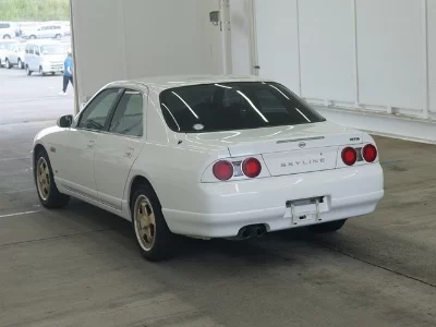NISSAN SKYLINE