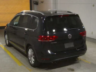 VOLKSWAGEN GOLF TOURAN
