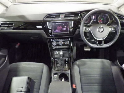 VOLKSWAGEN GOLF TOURAN