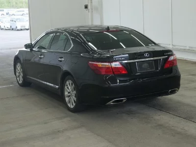Lexus LS600h