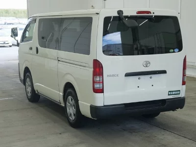 TOYOTA HIACE