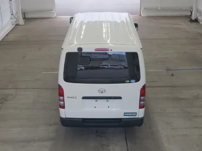 TOYOTA HIACE
