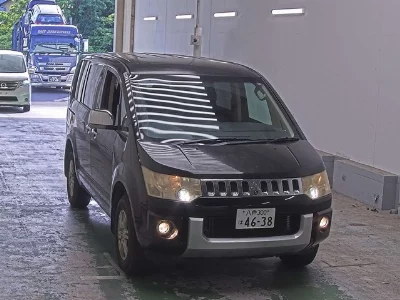 Mitsubishi Delica D:5