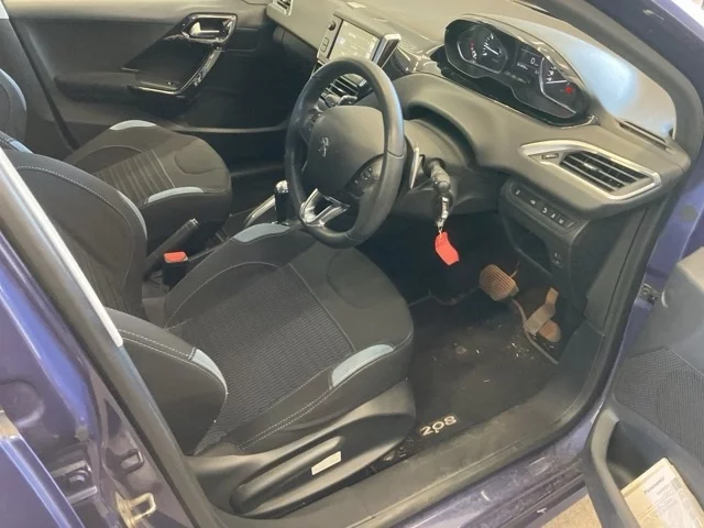 Peugeot 208  с аукциона в Японии