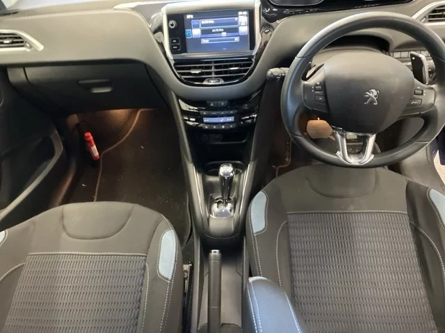 Peugeot 208  с аукциона в Японии