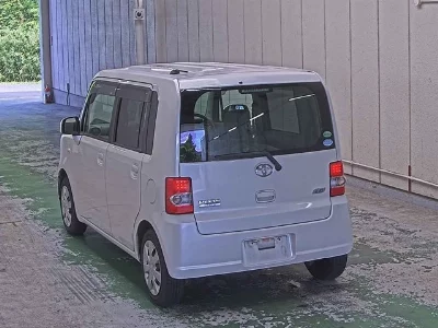 Toyota Pixis Space