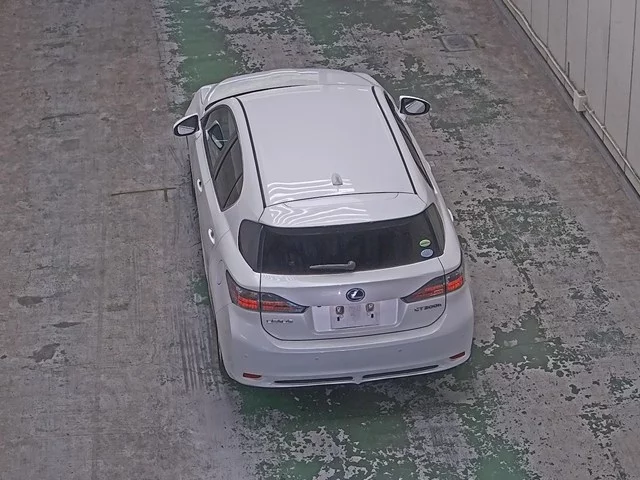Lexus CT200h  с аукциона в Японии