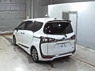Toyota Sienta