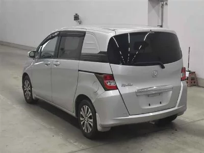 Honda Freed Spike