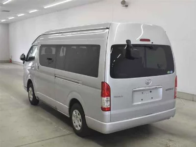 TOYOTA HIACE WAGON