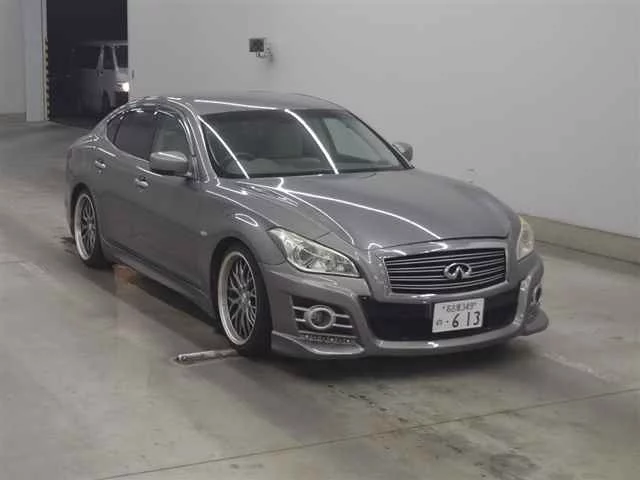 Nissan Fuga  с аукциона в Японии